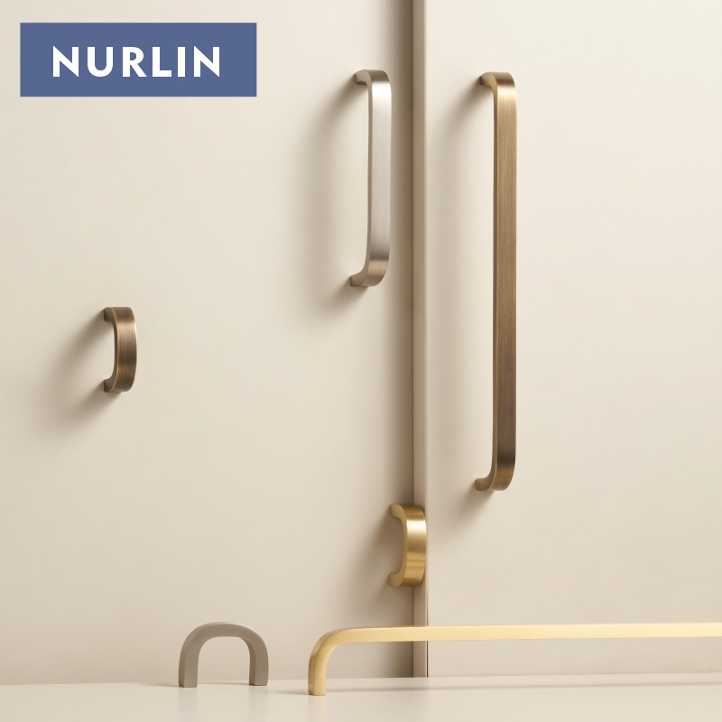 Furniture Hardware China - มือจับตู้ทองเหลืองแท้ดีไซน์โค้งงอ Nurlin สไตล์เรียบง่าย มีหลายขนาดสำหรับลิ้นชักตู้เสื้อผ้า